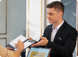 hotel-receptionist-work 1